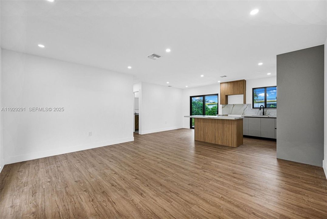 For Sale: $599,000 (4 beds, 3 baths, 1456 Square Feet)