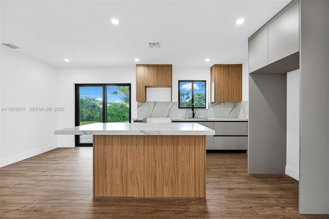 For Sale: $599,000 (4 beds, 3 baths, 1456 Square Feet)