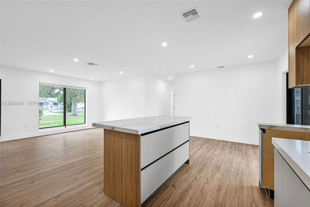 For Sale: $599,000 (4 beds, 3 baths, 1456 Square Feet)