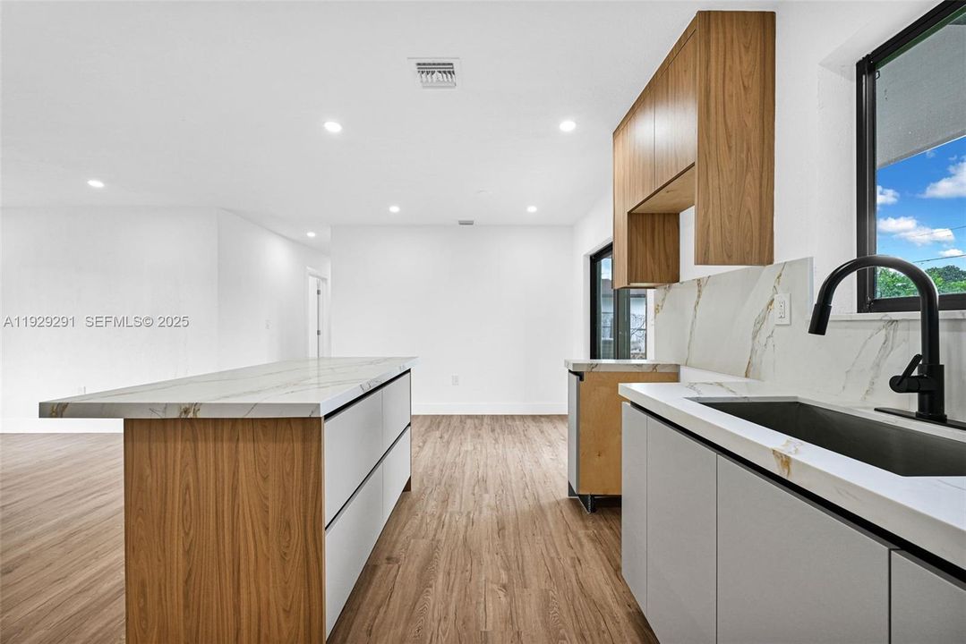 For Sale: $599,000 (4 beds, 3 baths, 1456 Square Feet)