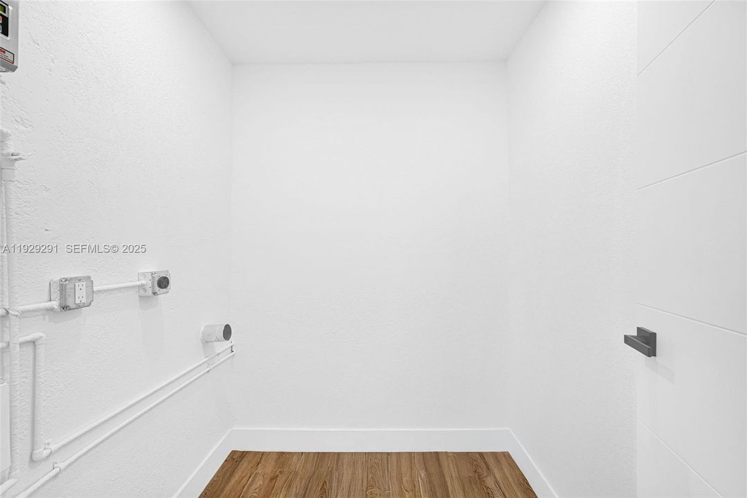 For Sale: $599,000 (4 beds, 3 baths, 1456 Square Feet)