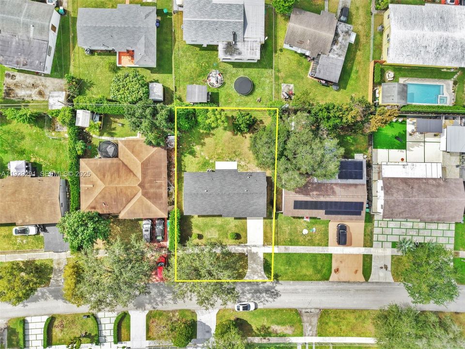 For Sale: $599,000 (4 beds, 3 baths, 1456 Square Feet)