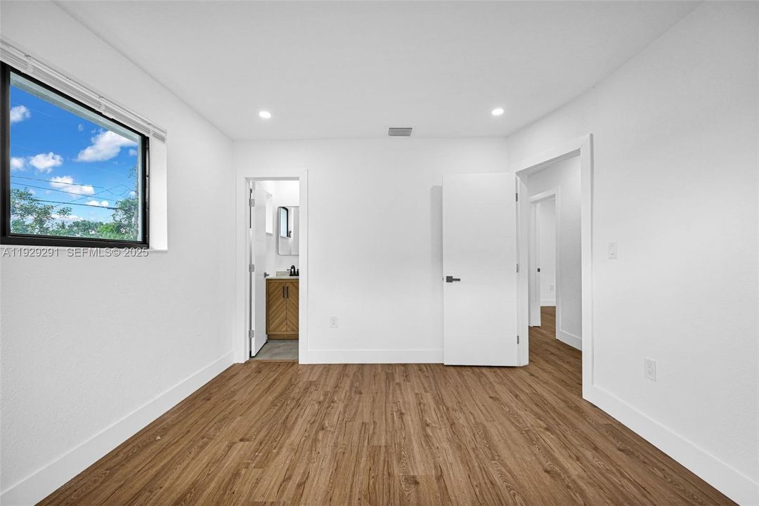 For Sale: $599,000 (4 beds, 3 baths, 1456 Square Feet)