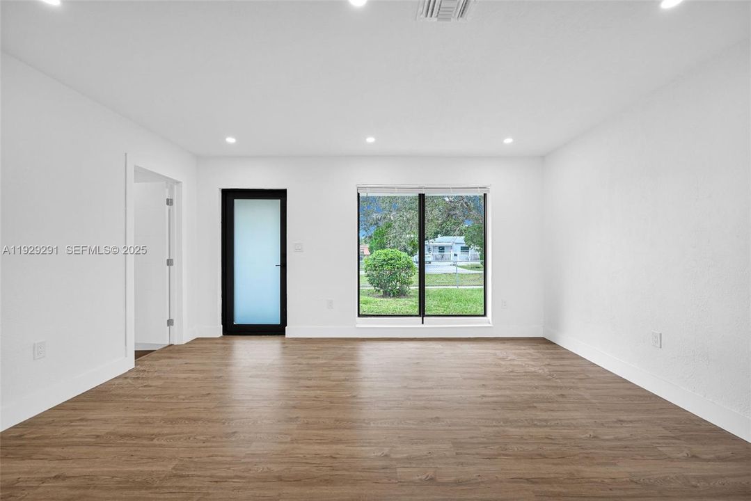 For Sale: $599,000 (4 beds, 3 baths, 1456 Square Feet)