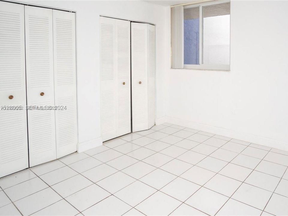 待售: $260,000 (2 贝兹, 2 浴室, 960 平方英尺)