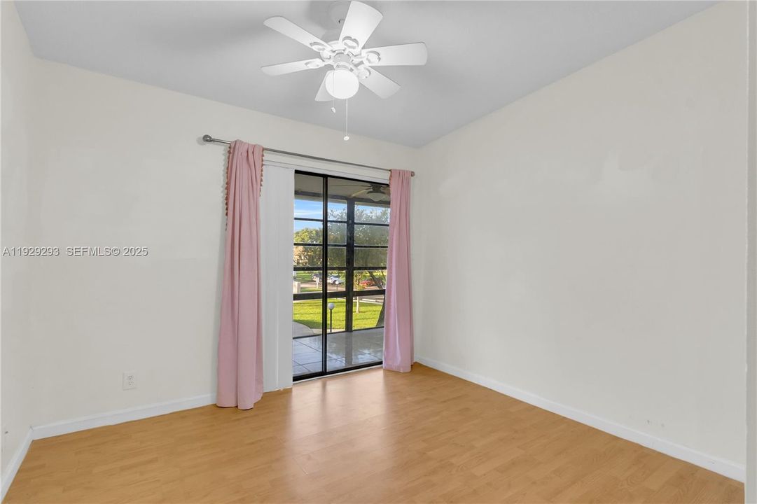 For Sale: $180,000 (2 beds, 1 baths, 820 Square Feet)