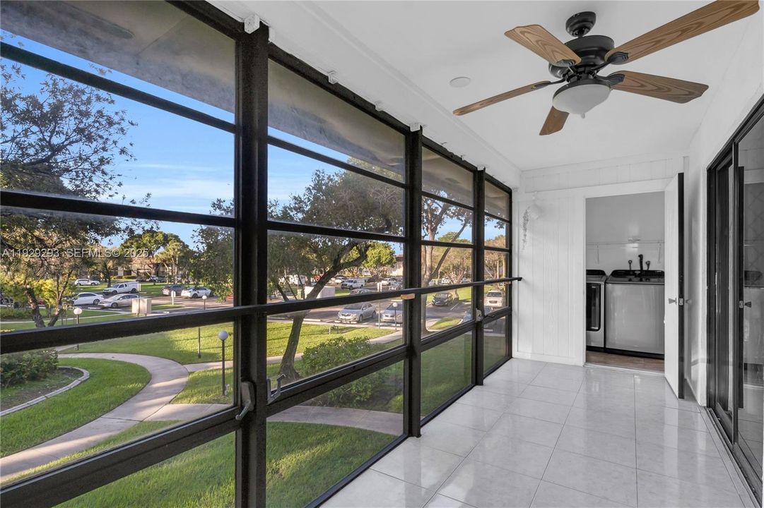 For Sale: $180,000 (2 beds, 1 baths, 820 Square Feet)