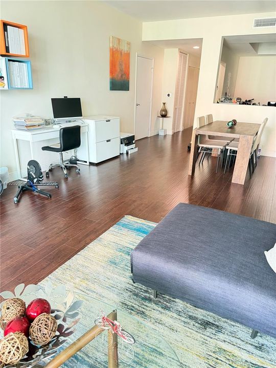 В аренду: $3,800 (2 спален, 2 ванн, 1370 Квадратных фут)