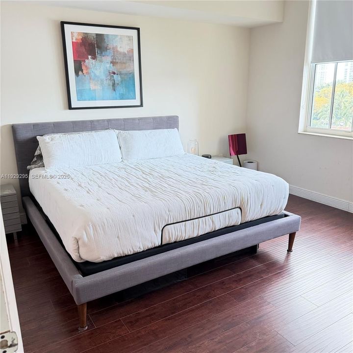 В аренду: $3,800 (2 спален, 2 ванн, 1370 Квадратных фут)