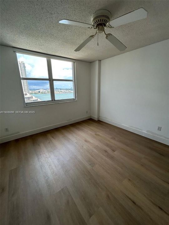 For Rent: $3,100 (1 beds, 1 baths, 735 Square Feet)