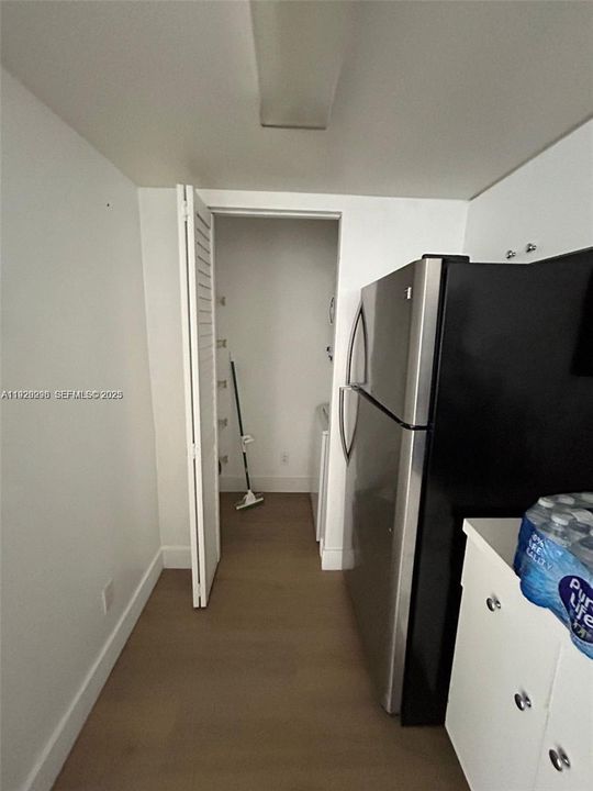 For Rent: $3,100 (1 beds, 1 baths, 735 Square Feet)