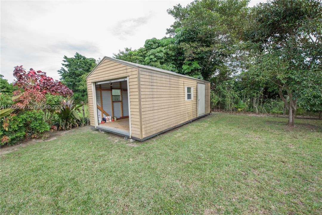 На продажу: $849,900 (3 спален, 3 ванн, 2300 Квадратных фут)