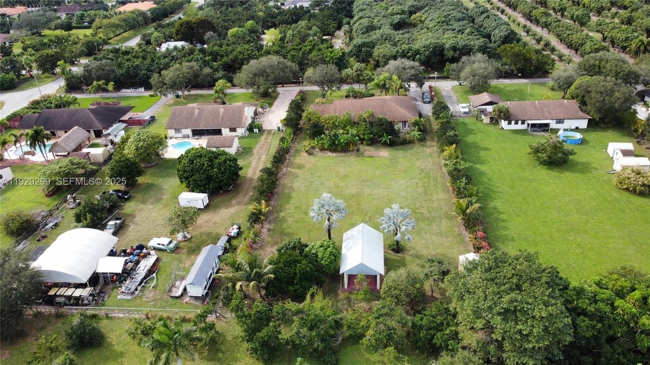 На продажу: $849,900 (3 спален, 3 ванн, 2300 Квадратных фут)