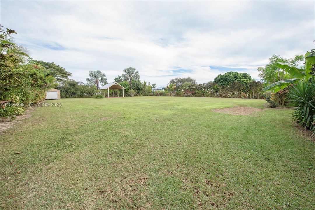 На продажу: $849,900 (3 спален, 3 ванн, 2300 Квадратных фут)