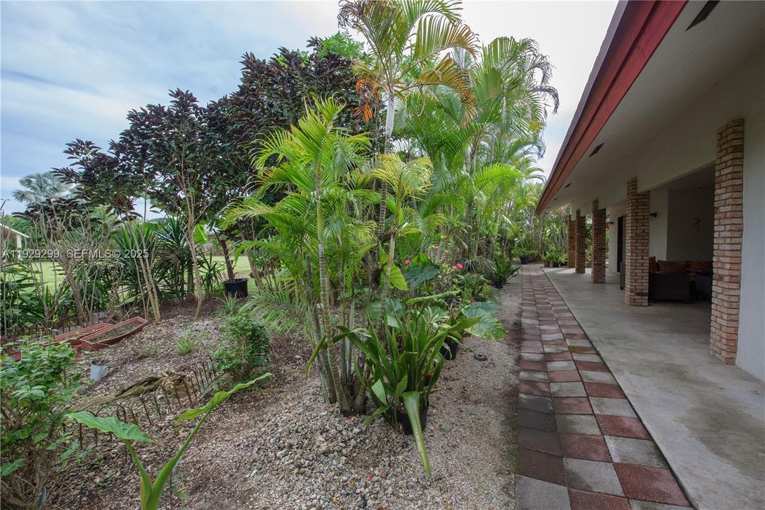 На продажу: $849,900 (3 спален, 3 ванн, 2300 Квадратных фут)