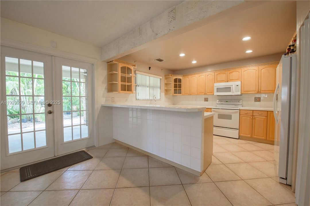 На продажу: $849,900 (3 спален, 3 ванн, 2300 Квадратных фут)