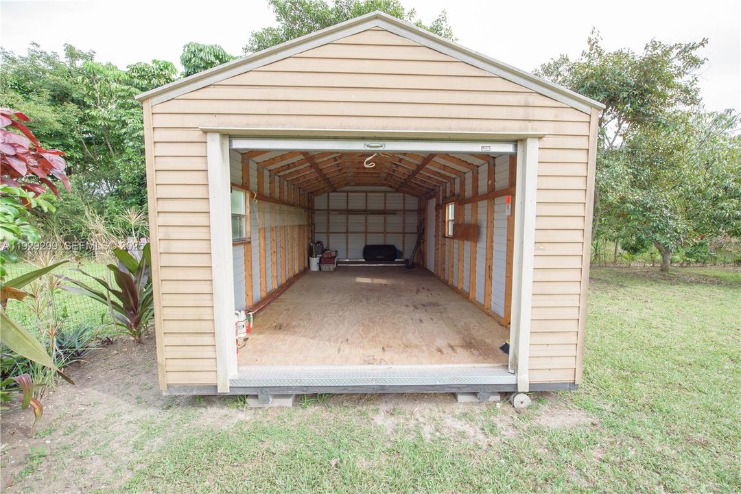 На продажу: $849,900 (3 спален, 3 ванн, 2300 Квадратных фут)