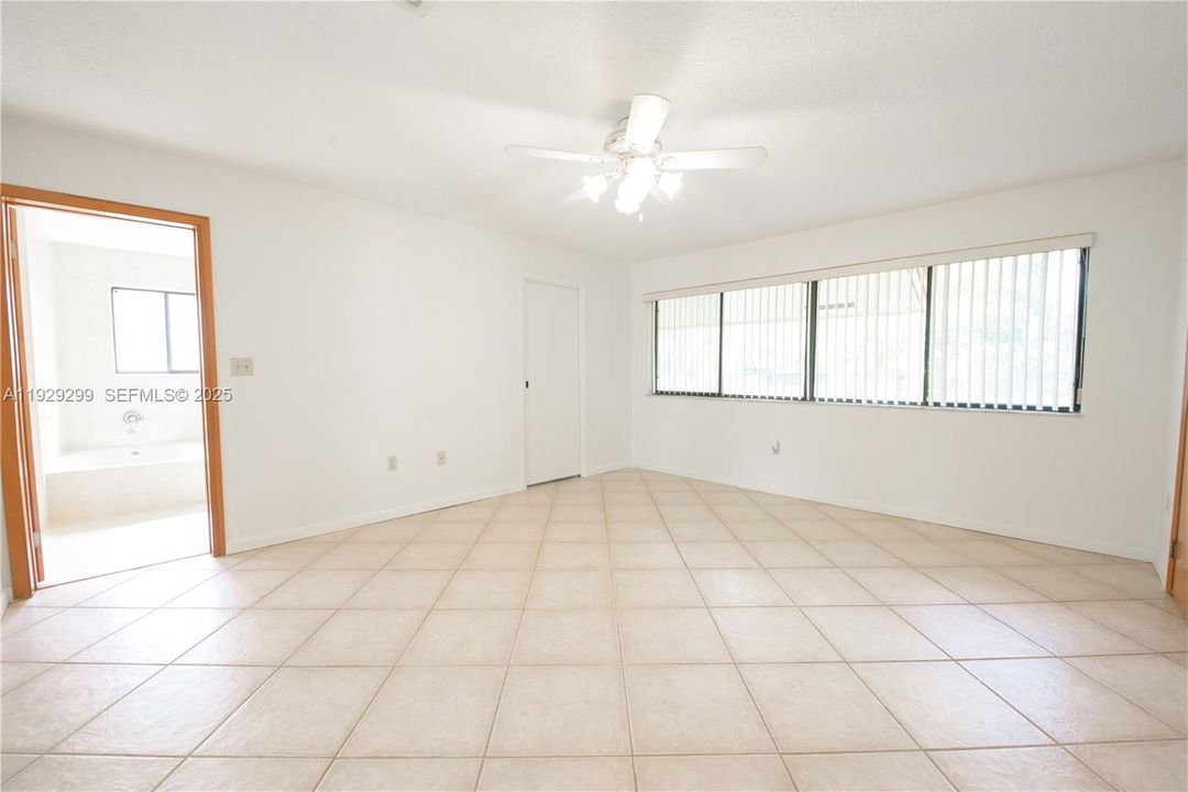 На продажу: $849,900 (3 спален, 3 ванн, 2300 Квадратных фут)