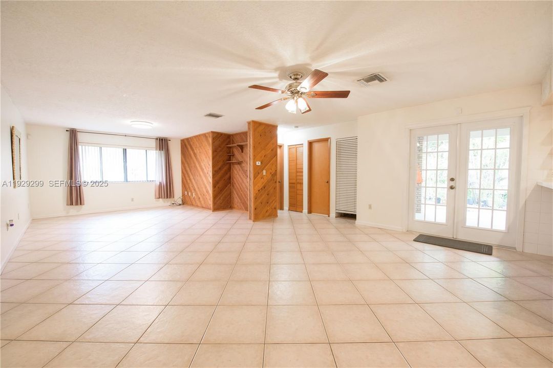 На продажу: $849,900 (3 спален, 3 ванн, 2300 Квадратных фут)