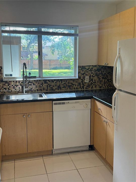 В аренду: $3,250 (4 спален, 2 ванн, 2415 Квадратных фут)