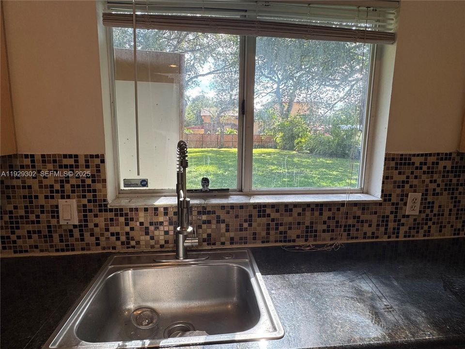 В аренду: $3,250 (4 спален, 2 ванн, 2415 Квадратных фут)