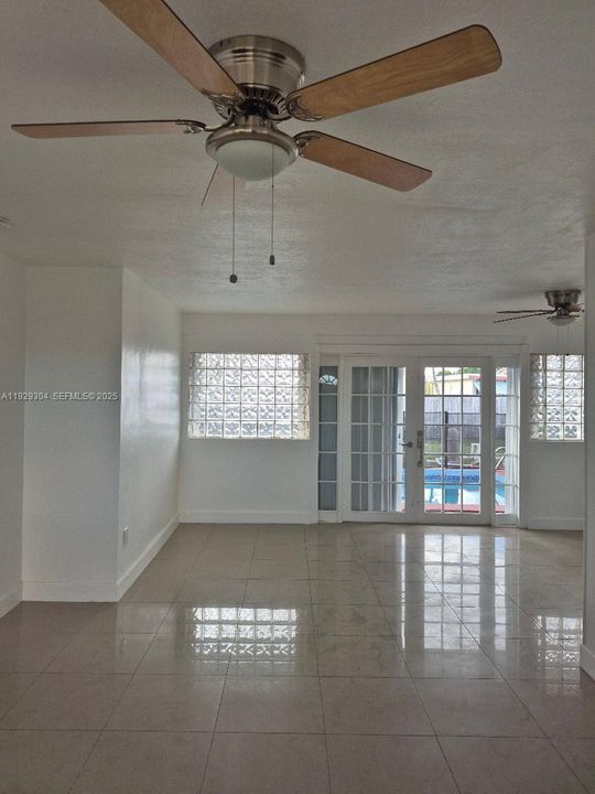 For Sale: $725,000 (3 beds, 2 baths, 1056 Square Feet)