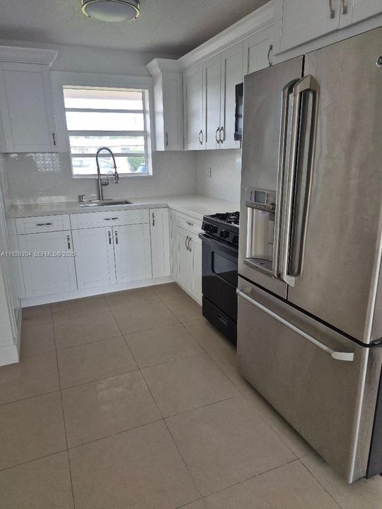 For Sale: $725,000 (3 beds, 2 baths, 1056 Square Feet)