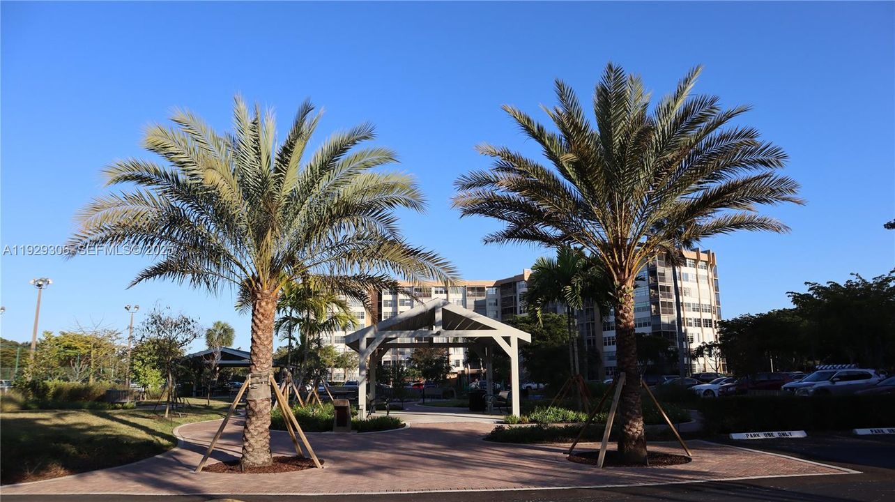 For Sale: $174,900 (2 beds, 2 baths, 1120 Square Feet)