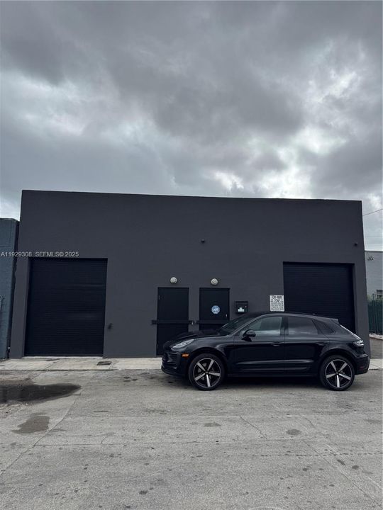 В аренду: $3,400 (0 спален, 0 ванн, 0 Квадратных фут)