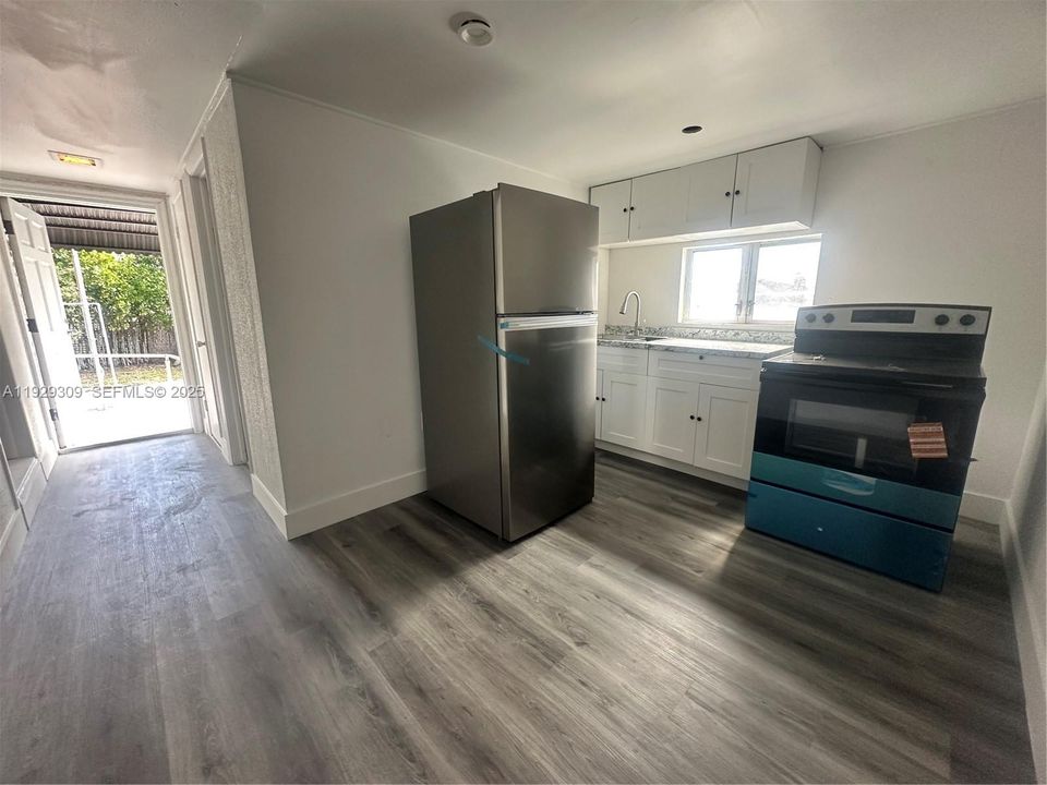 出租: $1,350 (1 贝兹, 1 浴室, 1152 平方英尺)