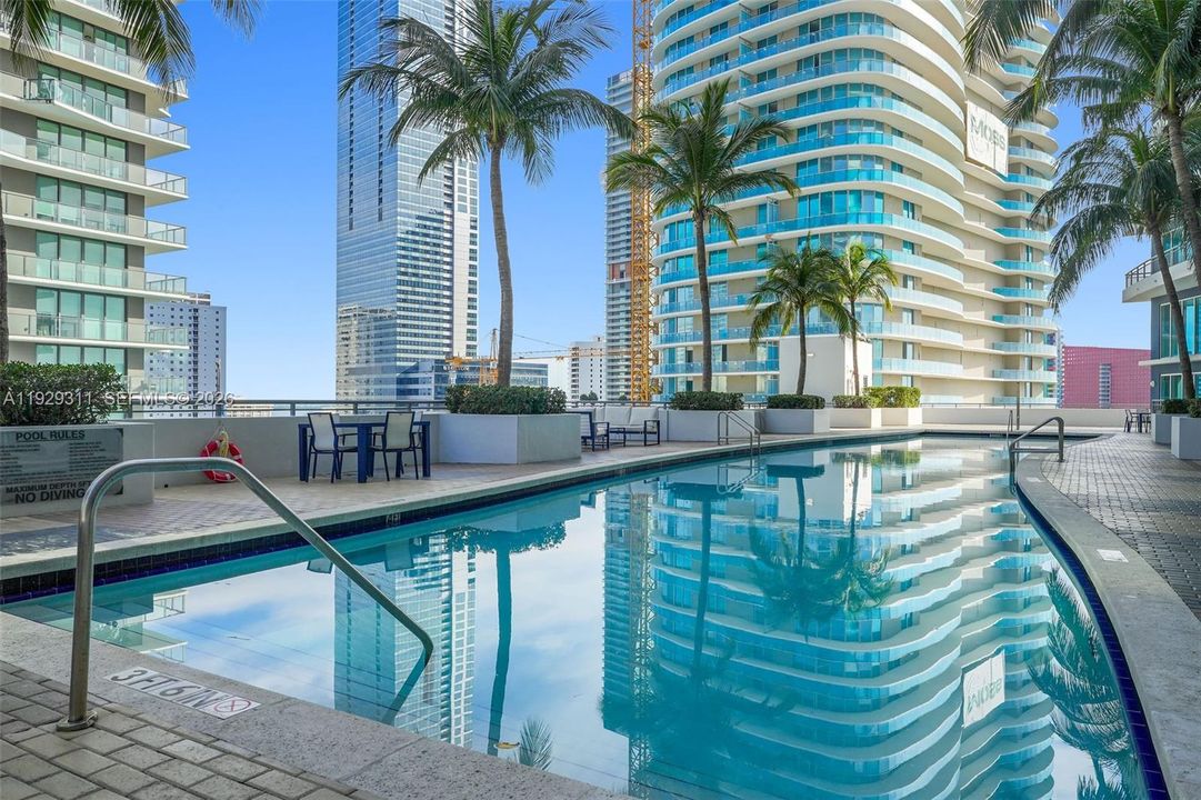 For Rent: $5,550 (2 beds, 3 baths, 1293 Square Feet)