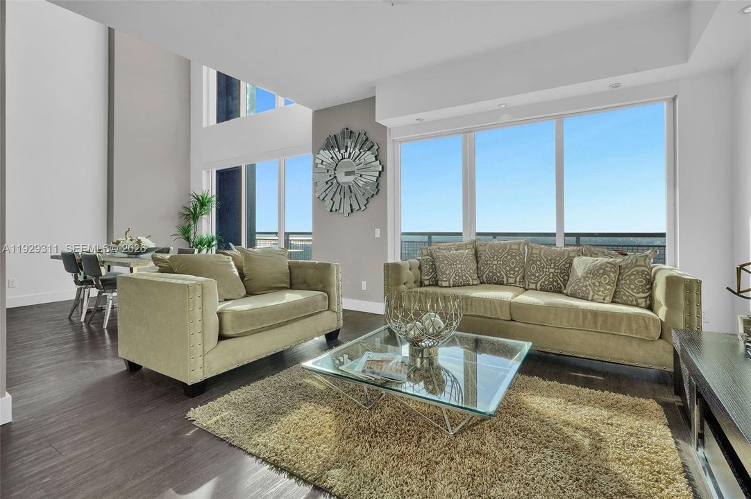 For Rent: $5,550 (2 beds, 3 baths, 1293 Square Feet)