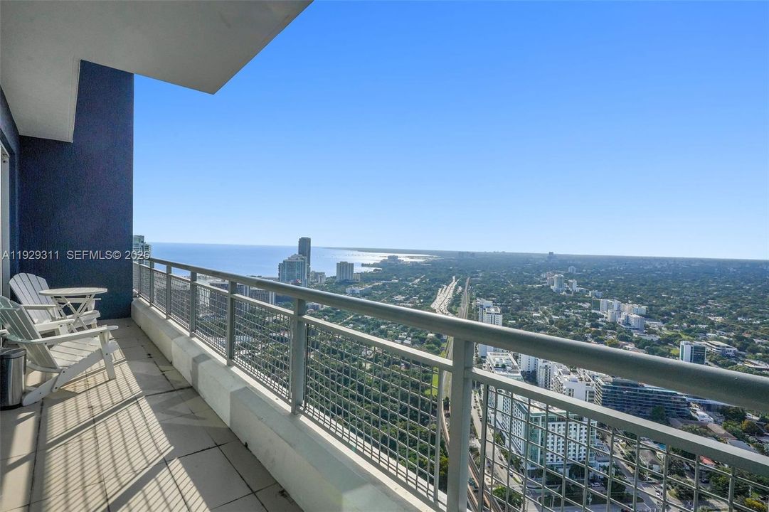 For Rent: $5,550 (2 beds, 3 baths, 1293 Square Feet)