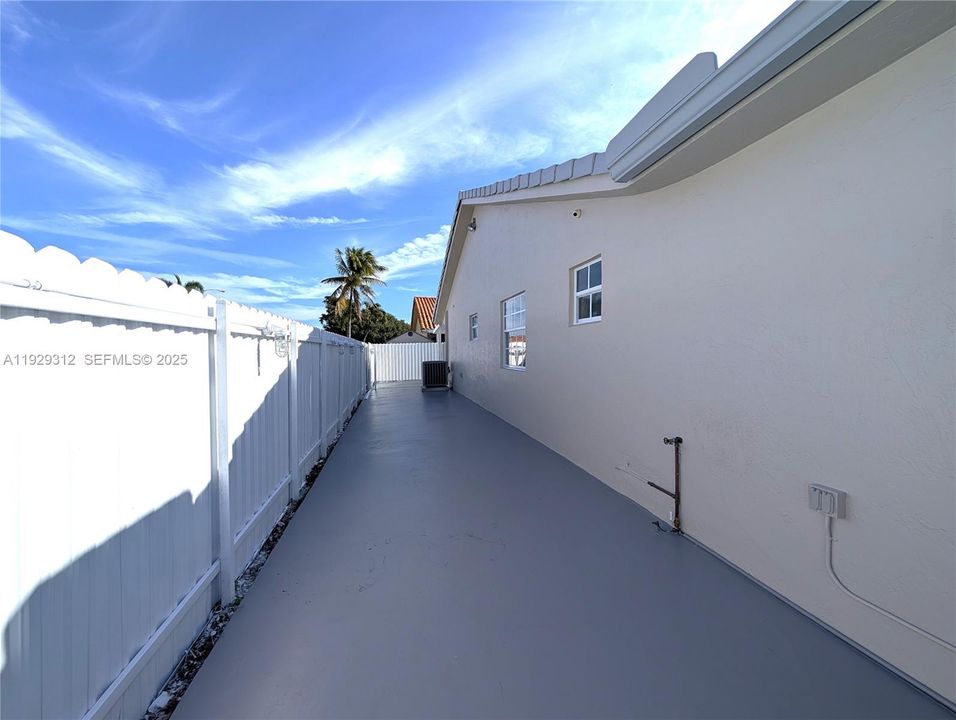 待售: $585,500 (3 贝兹, 2 浴室, 1409 平方英尺)