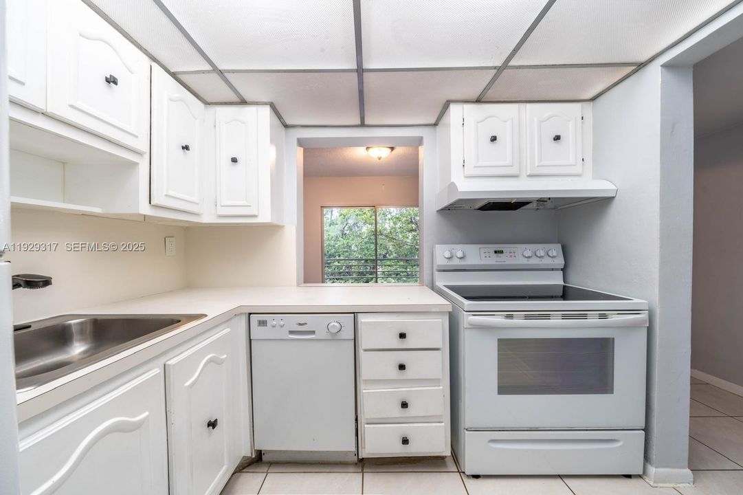 На продажу: $189,000 (1 спален, 1 ванн, 750 Квадратных фут)