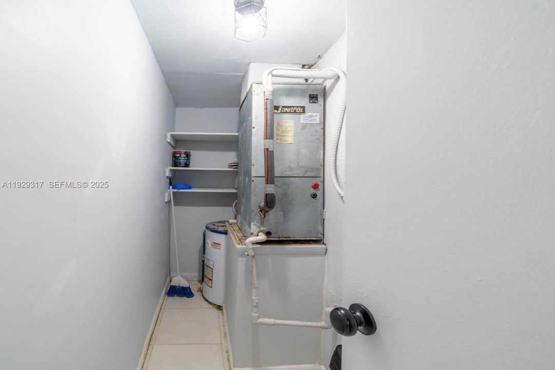 На продажу: $189,000 (1 спален, 1 ванн, 750 Квадратных фут)