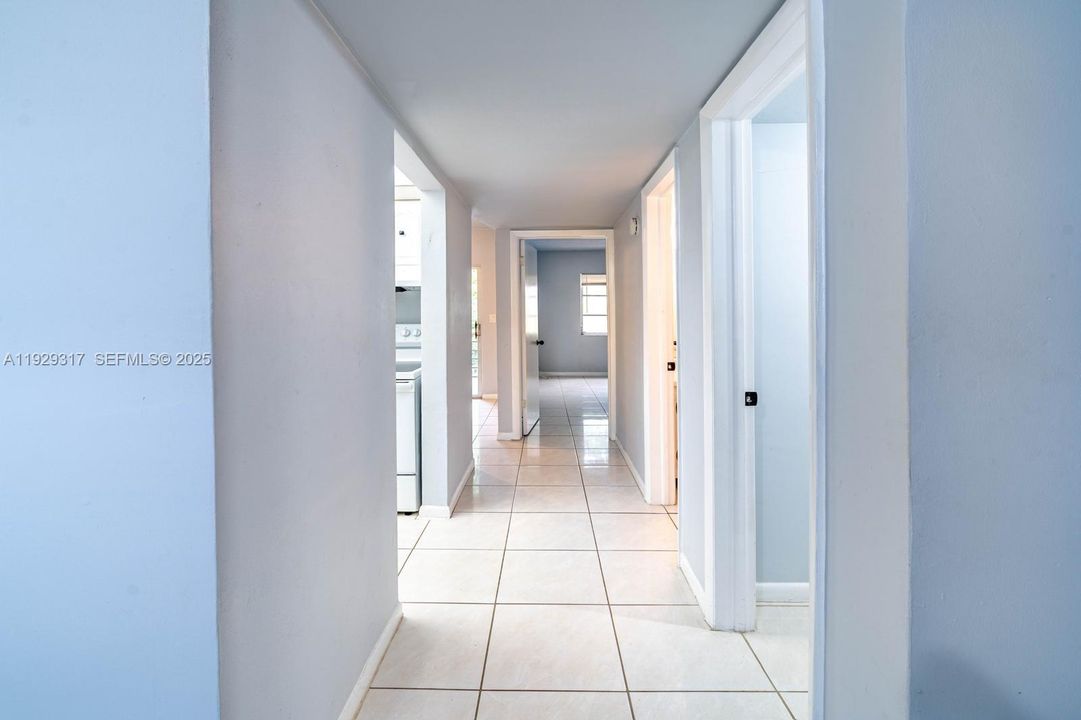 На продажу: $189,000 (1 спален, 1 ванн, 750 Квадратных фут)