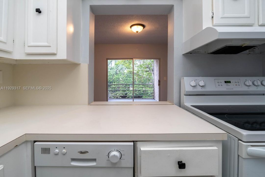 На продажу: $189,000 (1 спален, 1 ванн, 750 Квадратных фут)