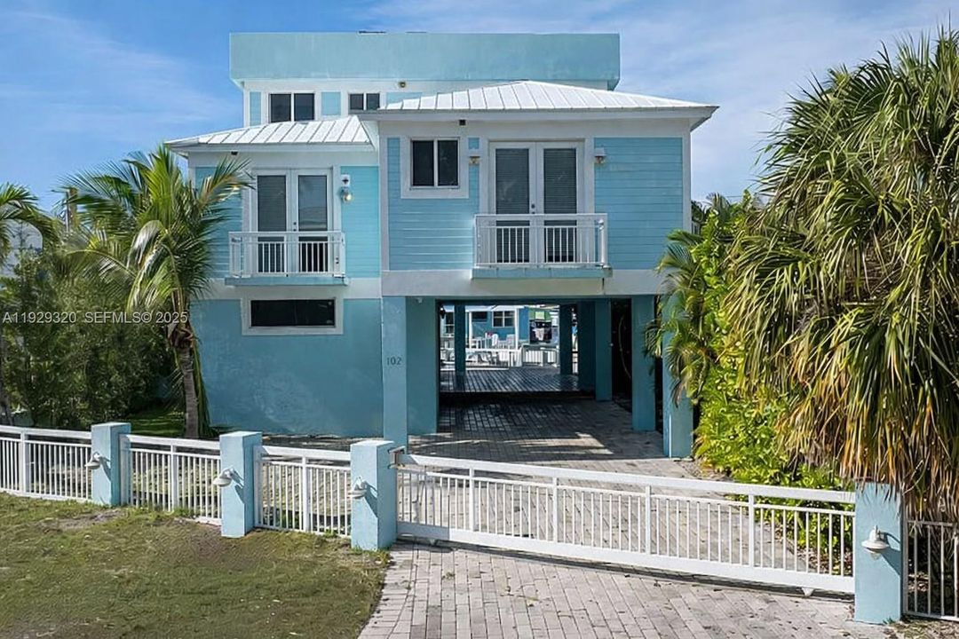 En Venta: $2,300,000 (4 camas, 4 baños, 3140 Pies cuadrados)