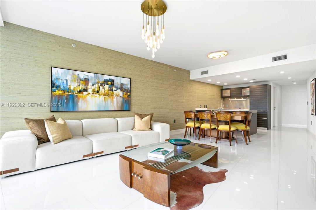 出租: $5,000 (1 贝兹, 1 浴室, 950 平方英尺)