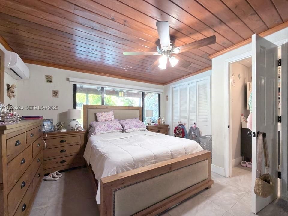 待售: $1,100,000 (5 贝兹, 4 浴室, 1845 平方英尺)