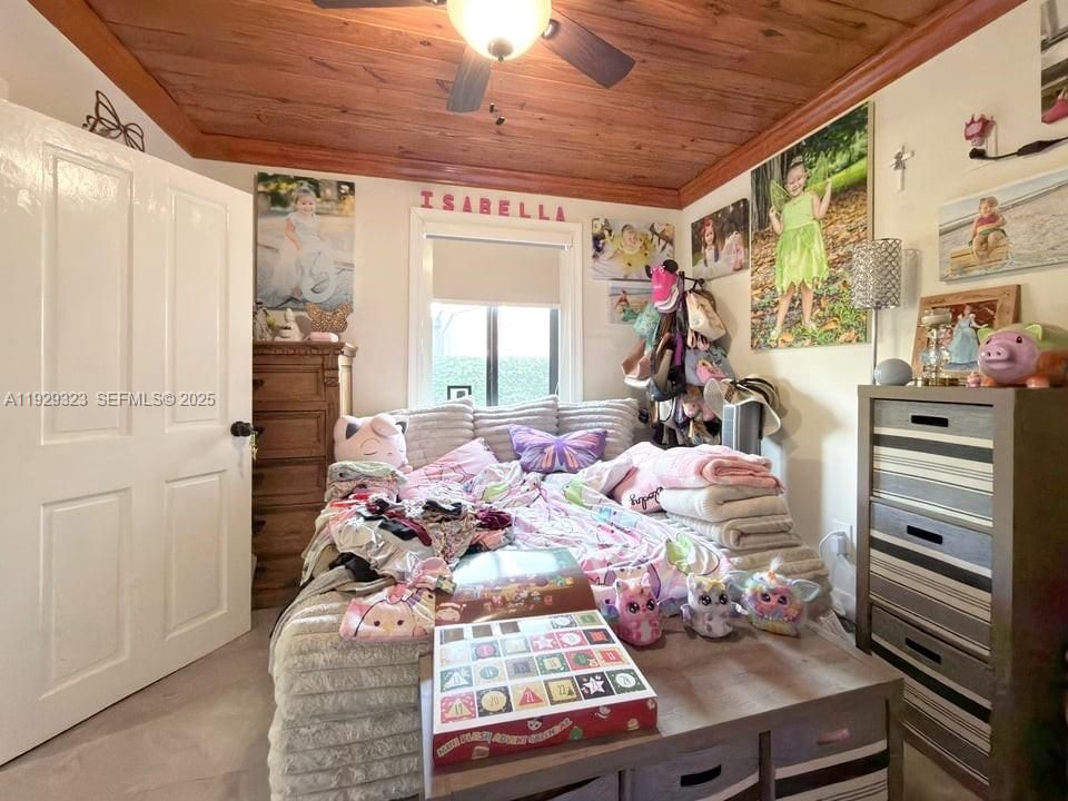 待售: $1,100,000 (5 贝兹, 4 浴室, 1845 平方英尺)