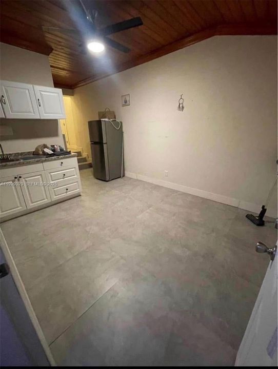 待售: $1,100,000 (5 贝兹, 4 浴室, 1845 平方英尺)