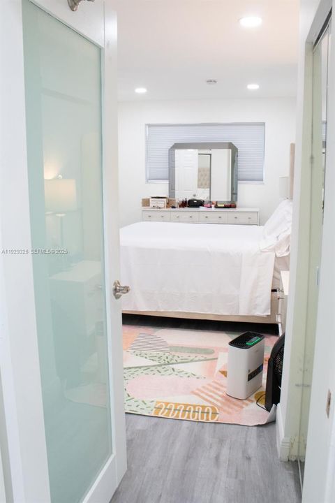 待售: $700,000 (4 贝兹, 3 浴室, 1942 平方英尺)