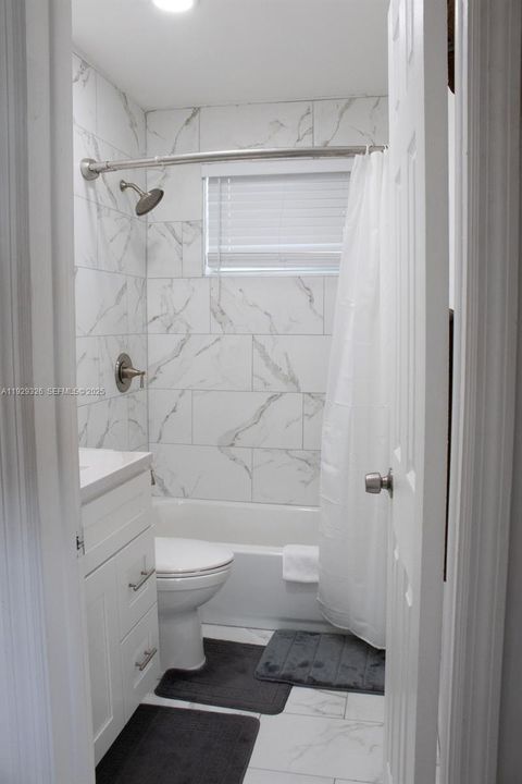 待售: $700,000 (4 贝兹, 3 浴室, 1942 平方英尺)