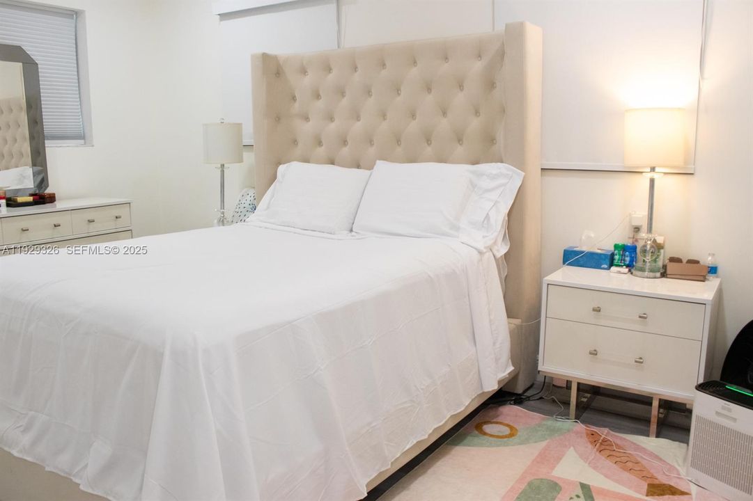 待售: $700,000 (4 贝兹, 3 浴室, 1942 平方英尺)