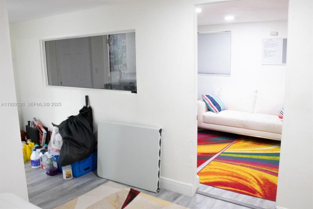 待售: $700,000 (4 贝兹, 3 浴室, 1942 平方英尺)