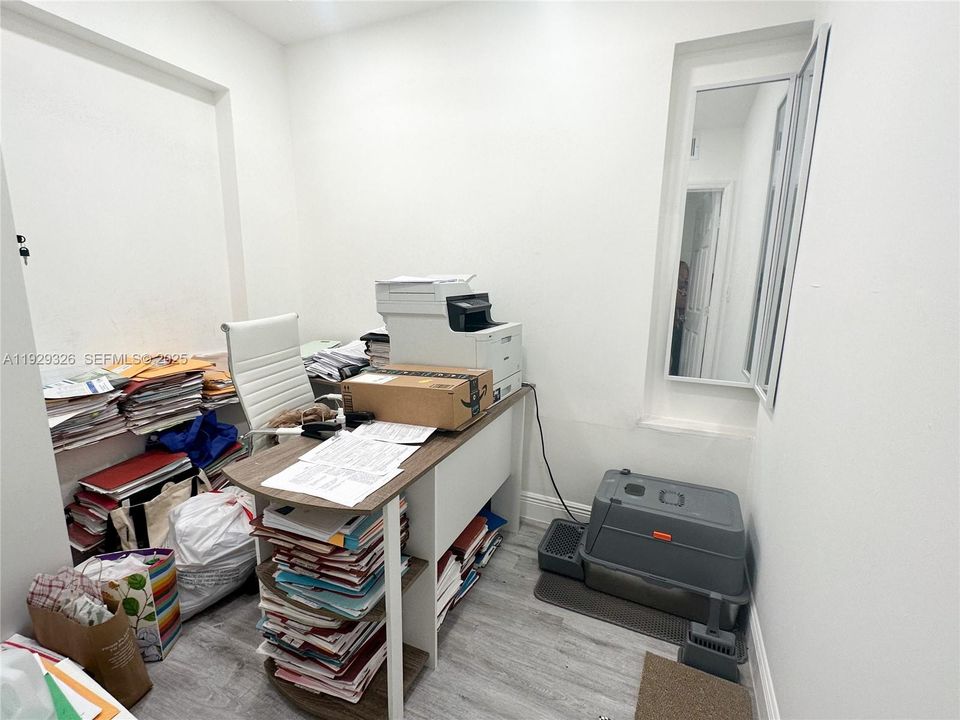 待售: $700,000 (4 贝兹, 3 浴室, 1942 平方英尺)