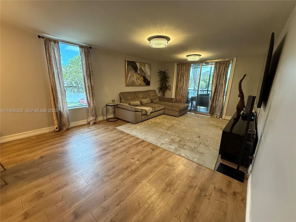 待售: $315,000 (3 贝兹, 2 浴室, 1200 平方英尺)