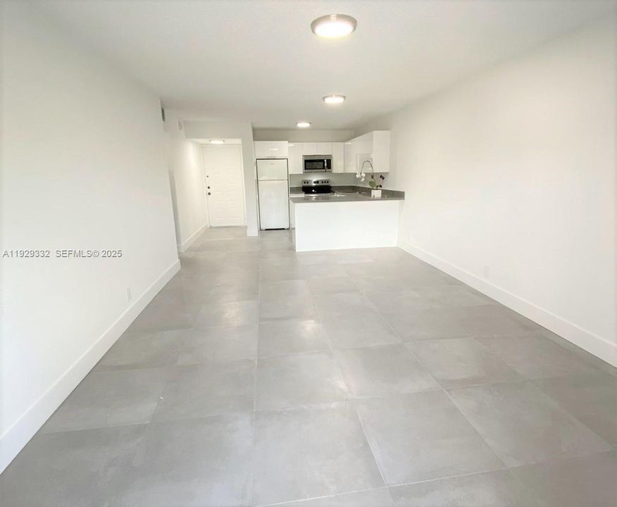 出租: $1,990 (1 贝兹, 1 浴室, 770 平方英尺)